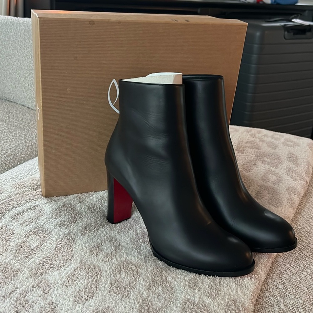💯 Auth Christian Louboutin Adox boot 85 size 42
